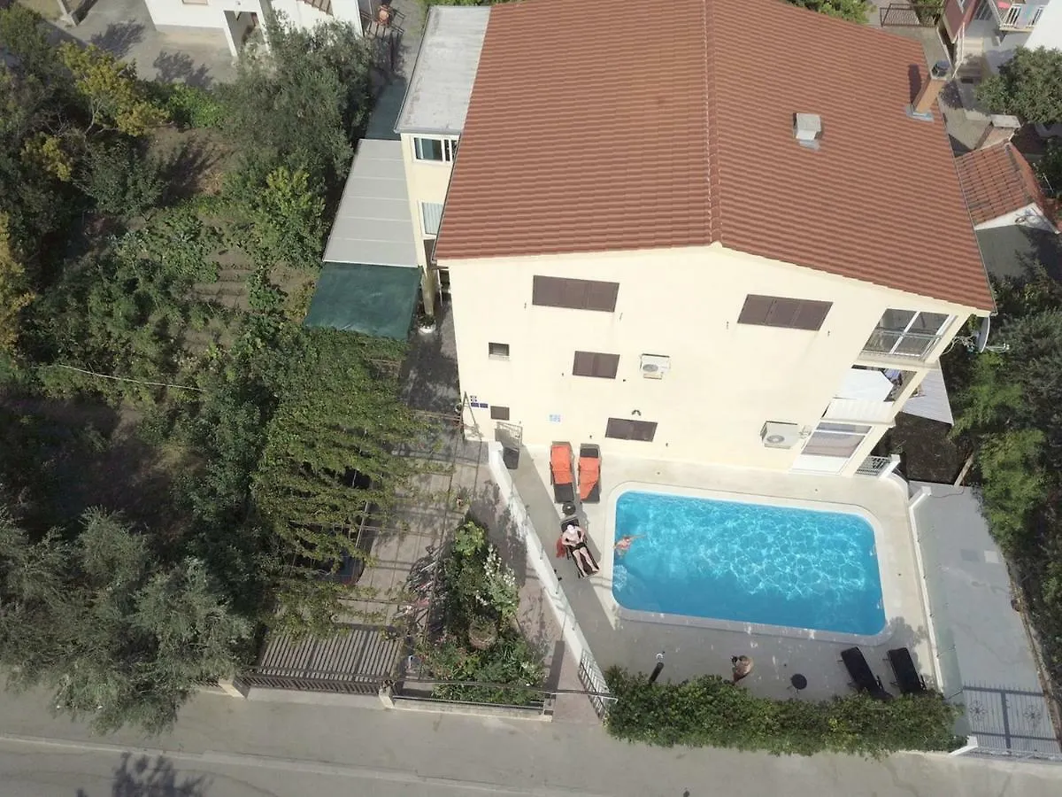 Apartments Olivia Kastela Croatia
