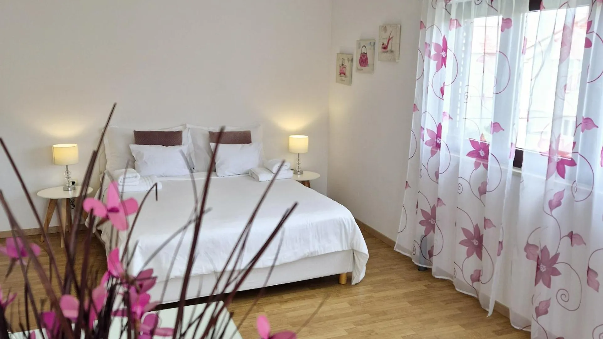 Apartments Olivia Kastela 0*,  Croatia