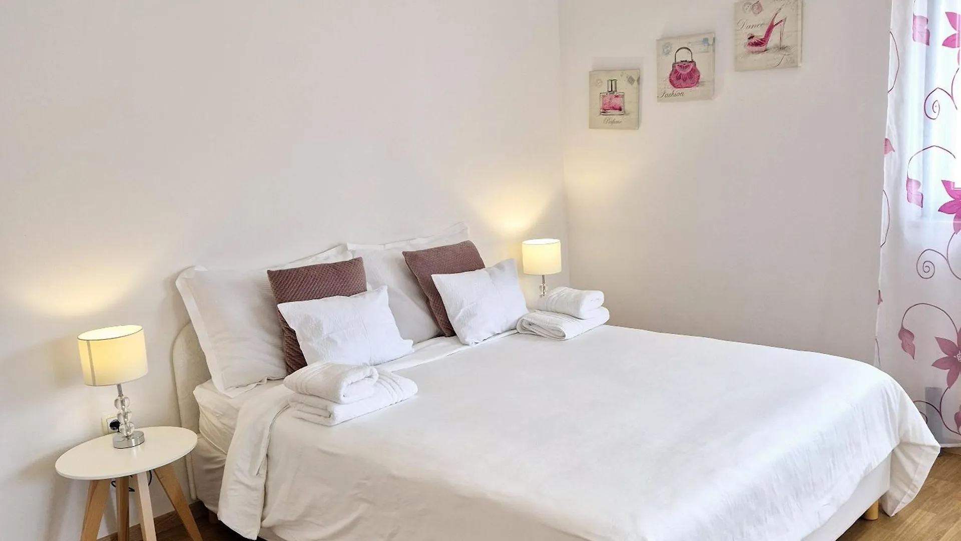 Apartments Olivia Kastela 0*,  Croatia